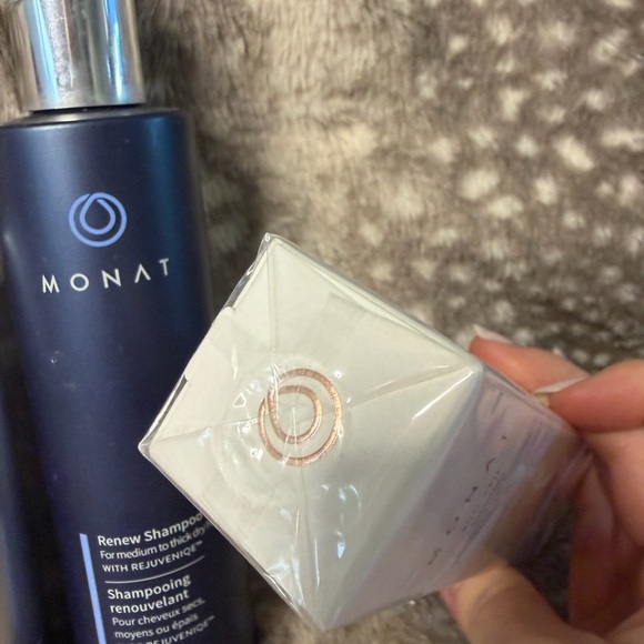 MONAT Bundle - Picture 2 of 4